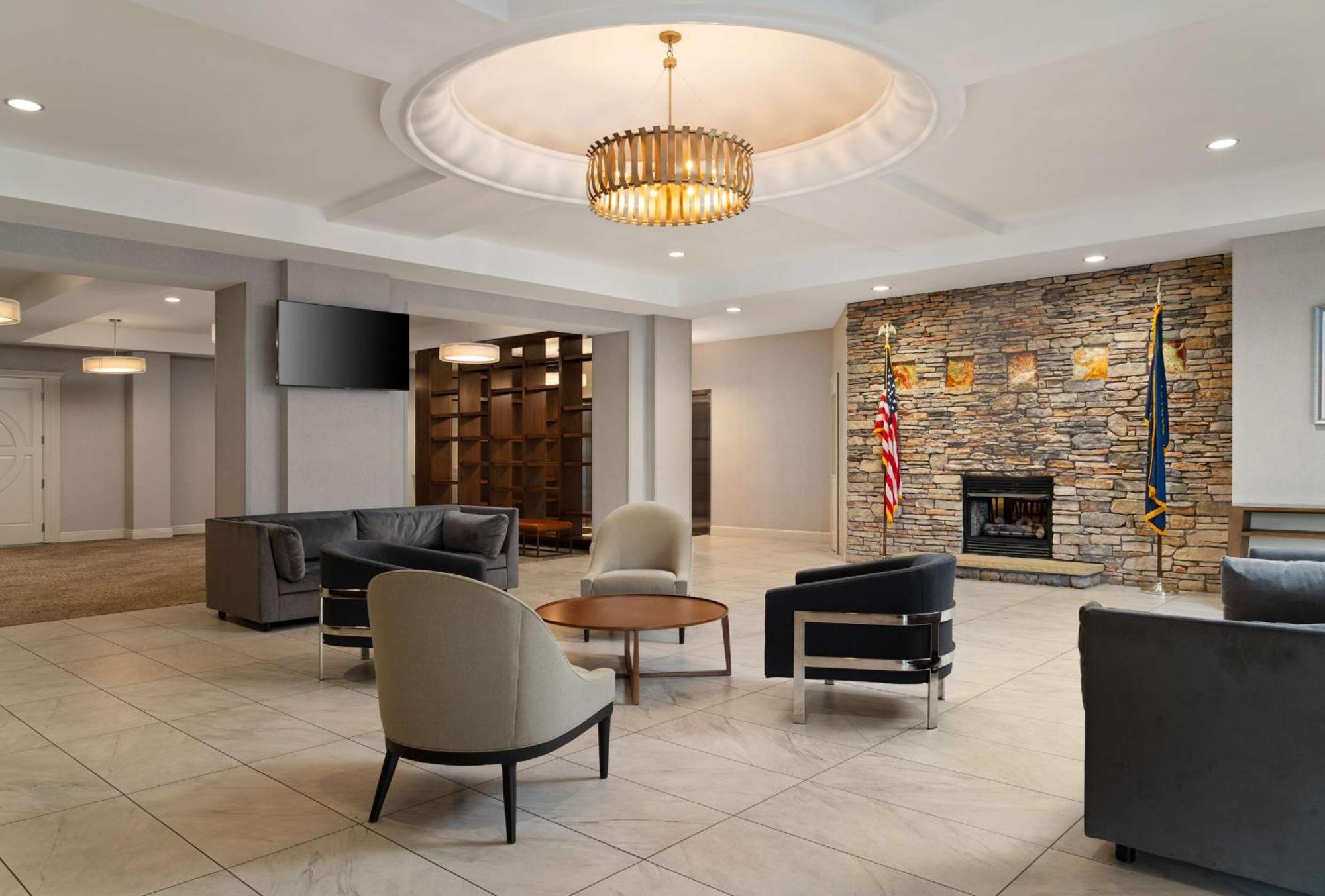 Doubletree By Hilton Pittsburgh Airport Hotel 3*