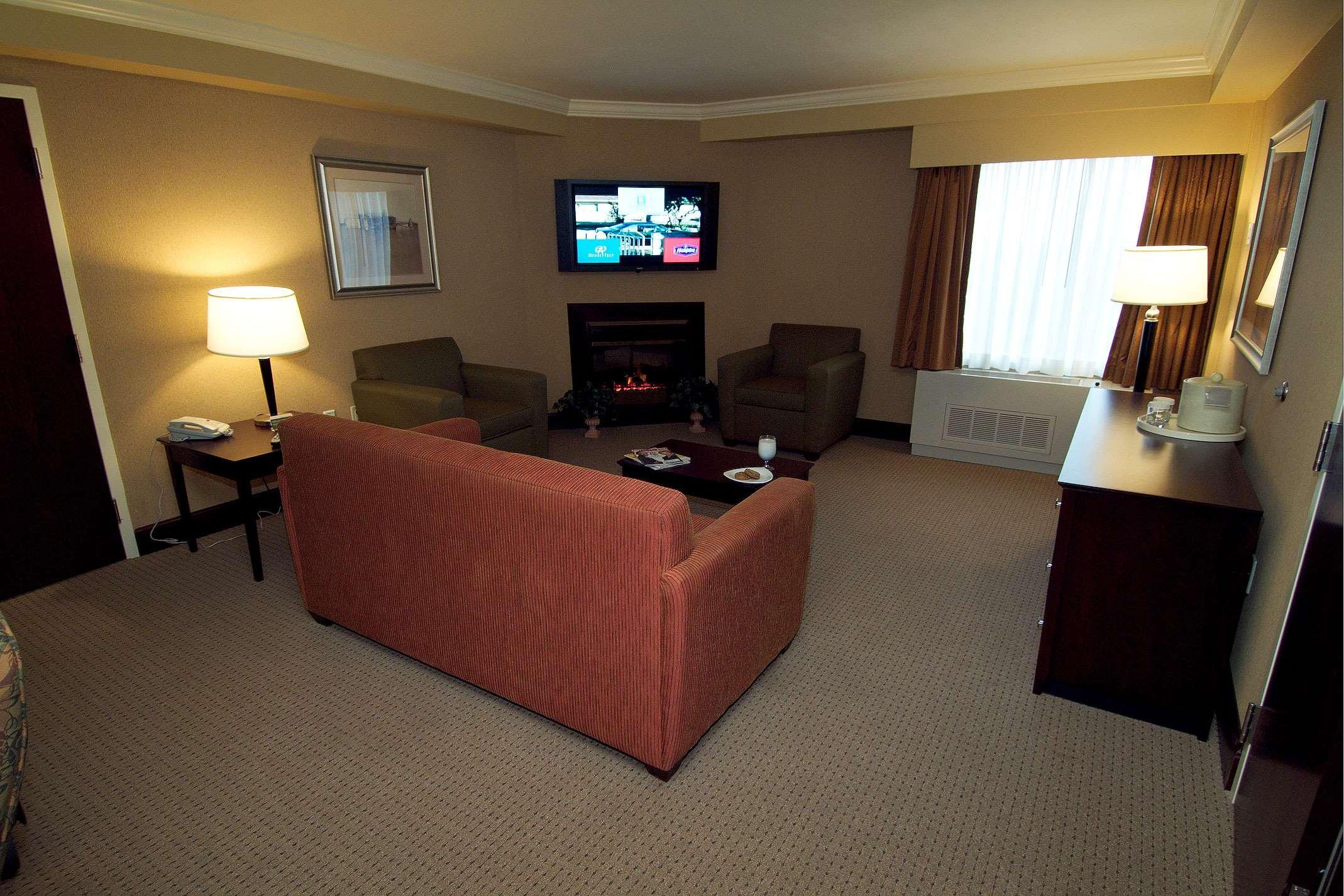 Hotel Doubletree By Hilton Pittsburgh Airport 3*