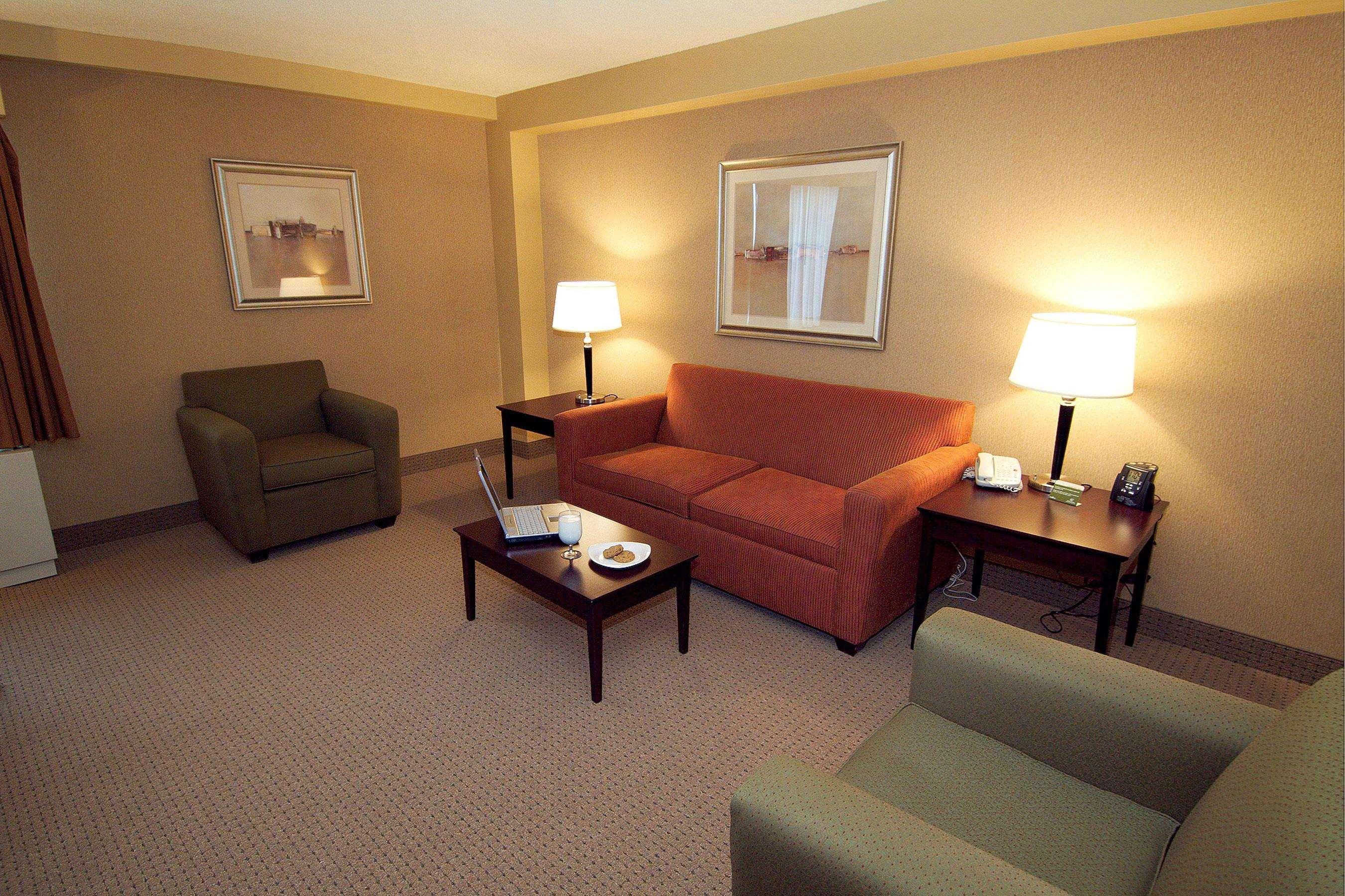 Hotel Doubletree By Hilton Pittsburgh Airport 3*