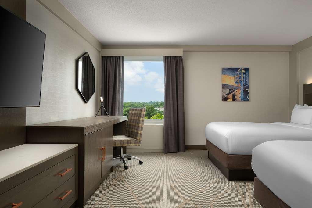 Doubletree By Hilton Pittsburgh Airport Hotel