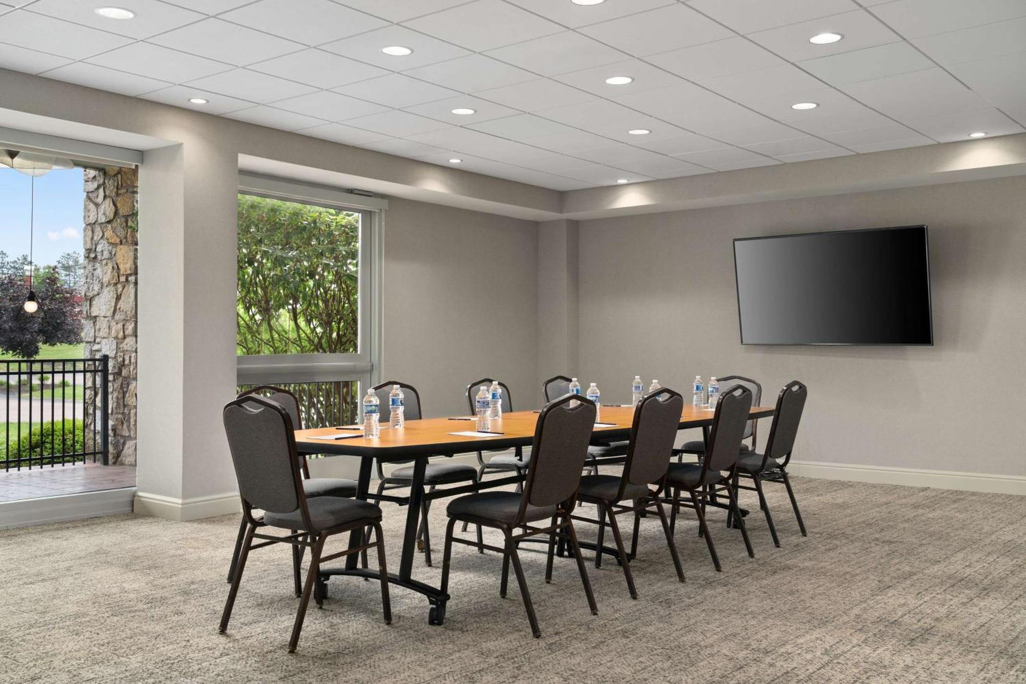 Hotel Doubletree By Hilton Pittsburgh Airport Moon Township