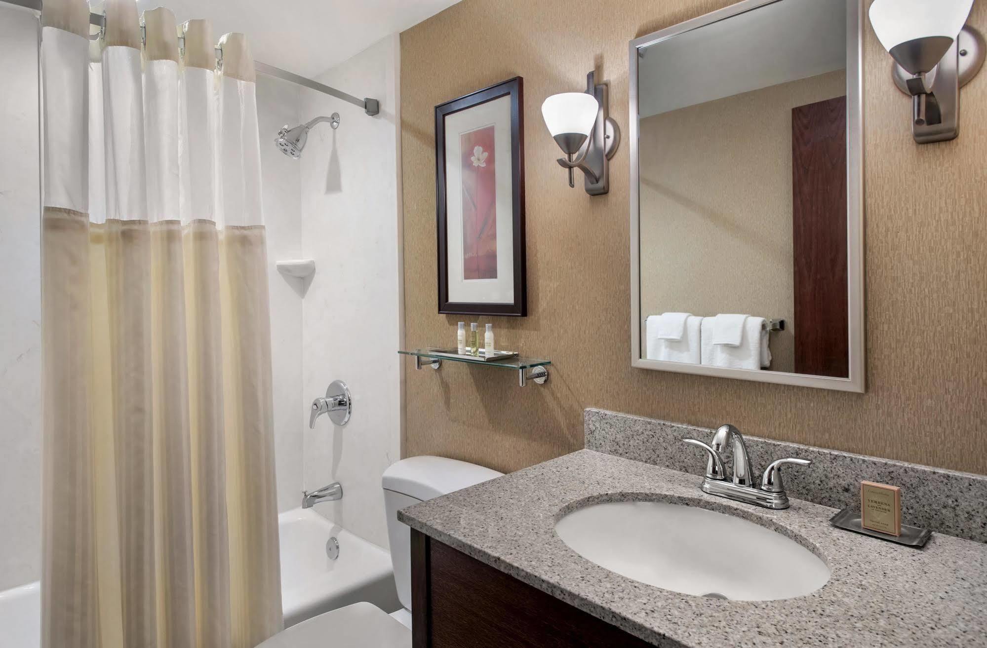 Hotel Doubletree By Hilton Pittsburgh Airport Moon Township